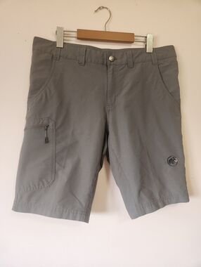 Mammut Men's Lightweight Outdoor Hiking Shorts Titanium Gray Size 36 EUC Stretch